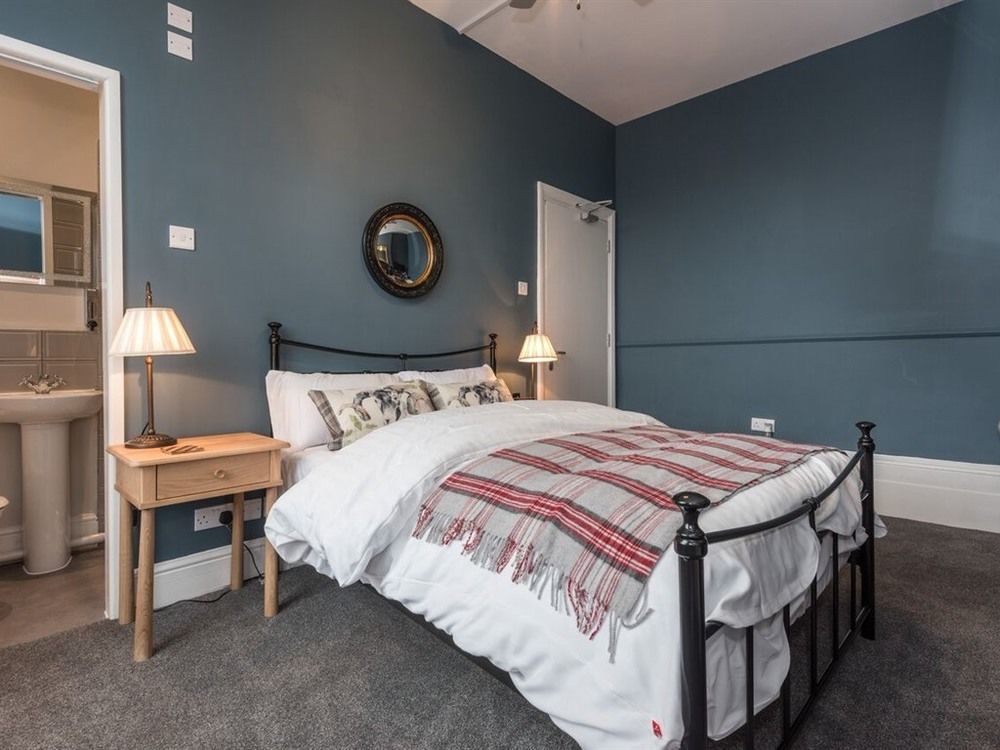 Summerfield Pub & Boutique Rooms Лондон Екстериор снимка