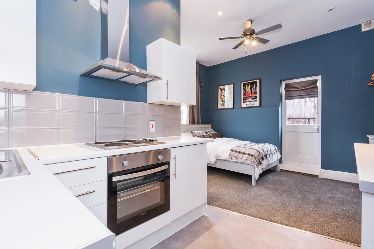 Summerfield Pub & Boutique Rooms Лондон Екстериор снимка