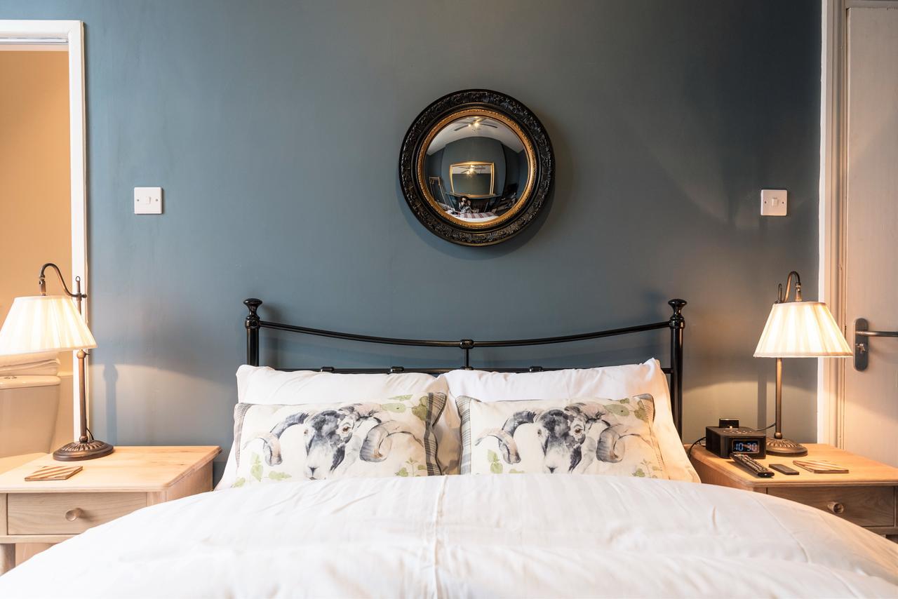 Summerfield Pub & Boutique Rooms Лондон Екстериор снимка